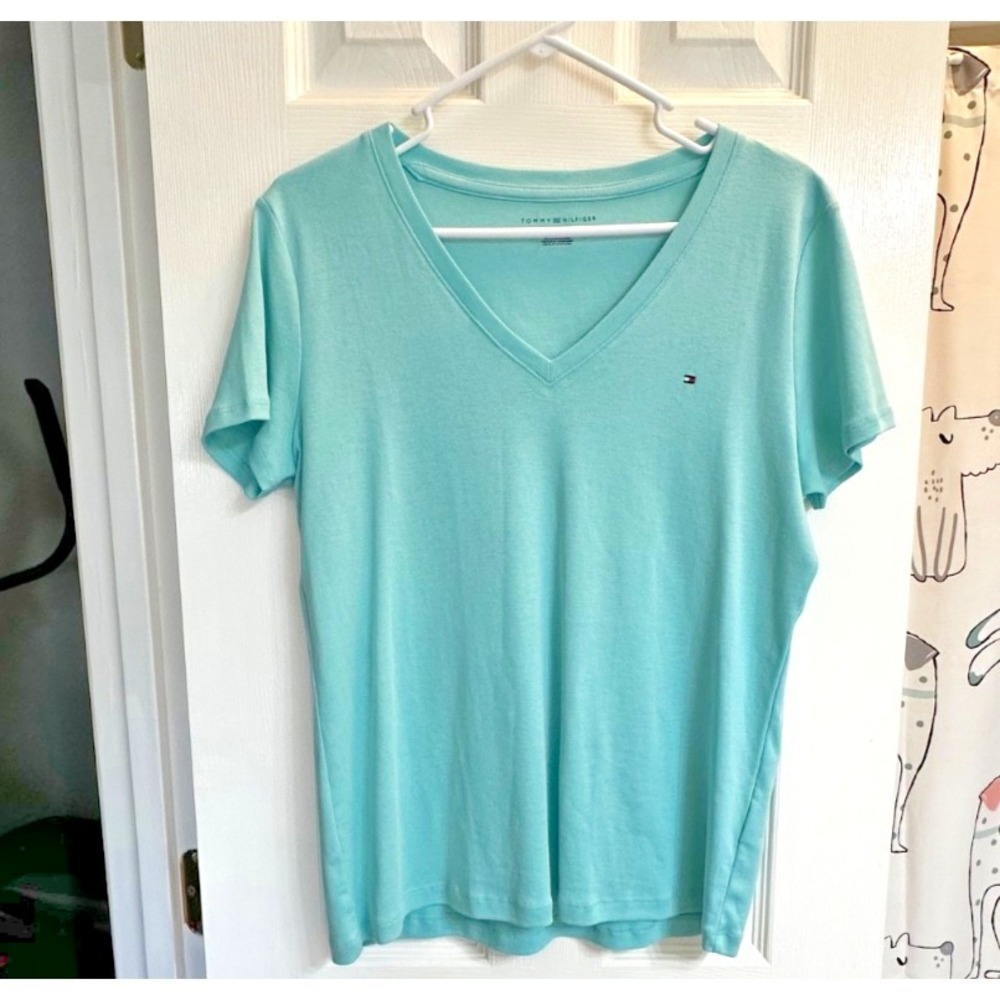 Tommy Hilfiger V-Neck teal fitted t-shirt with logo on‎ left  Women's size Large
